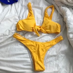 ♏️SOLD♏️ Trendy tie knot front yellow bikini